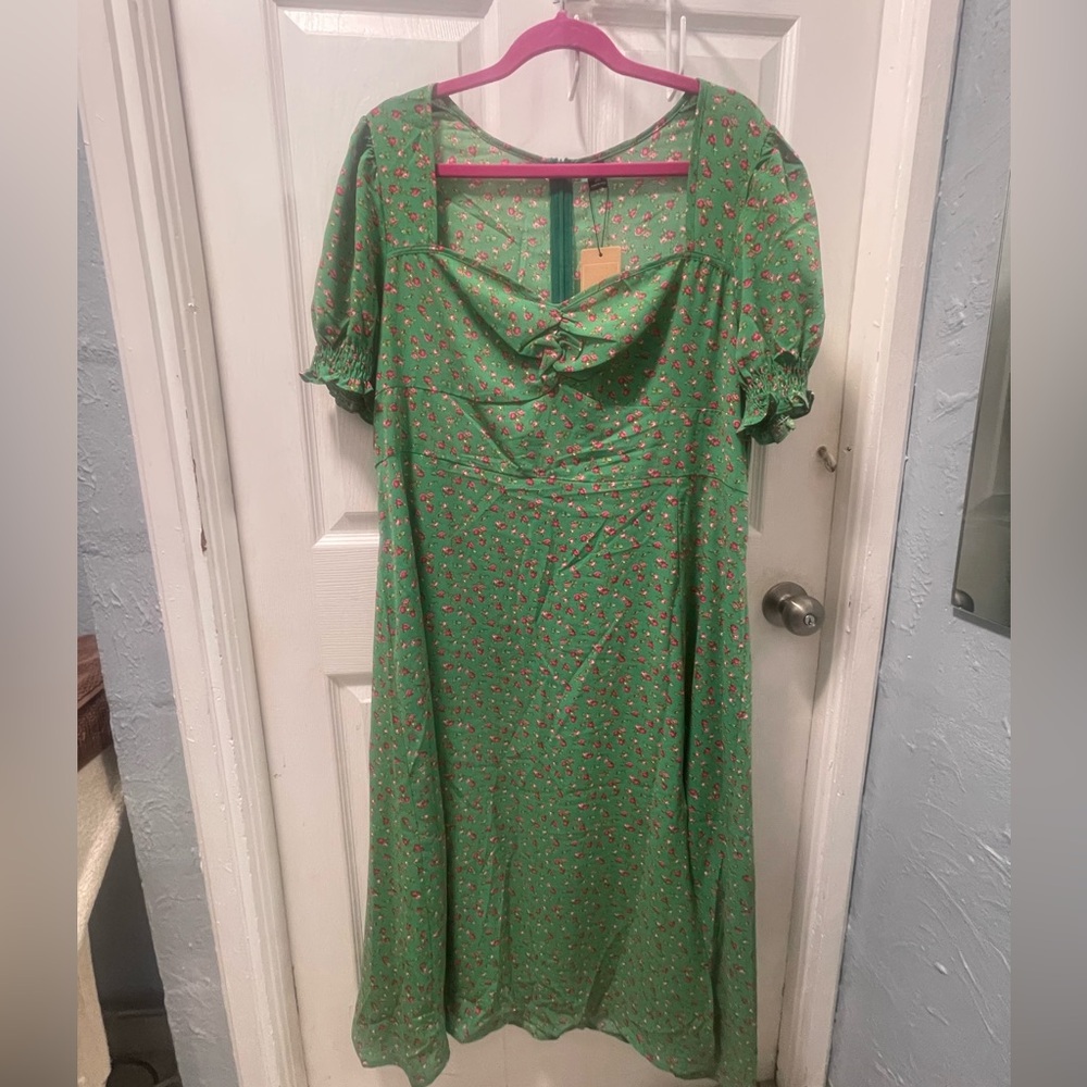 SHEIN Frenchy sweetheart neckline dress